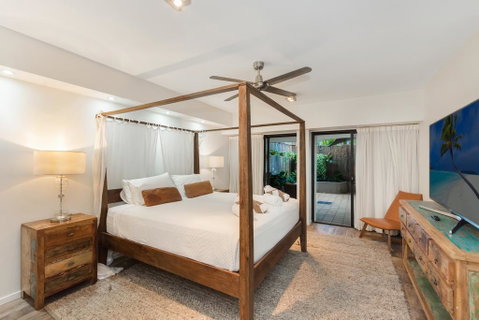 Luxury Pool Side Apartment In Beachfront Resort - Mackay Tourism 3