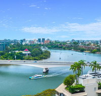 Luxury River City Views with Pool Gym Cafe WiFi Hospital - Mackay Tourism