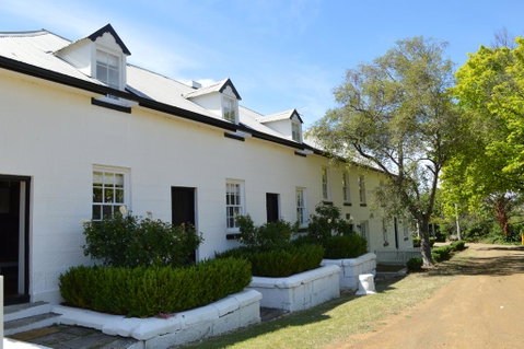 Lythgo's Row Colonial Cottages - Mackay Tourism 0