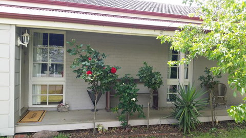 Macedon Ranges Homestay - Mackay Tourism 0