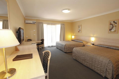 Maclin Lodge Motel - Mackay Tourism 3