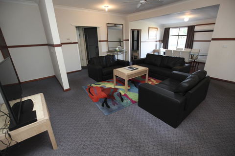 Macquarie Cottage - Mackay Tourism 0