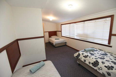 Macquarie Cottage - Mackay Tourism 3