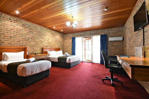 Macquarie Inn - Mackay Tourism 2