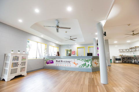 Mad Monkey Backpackers Village - Mackay Tourism 1