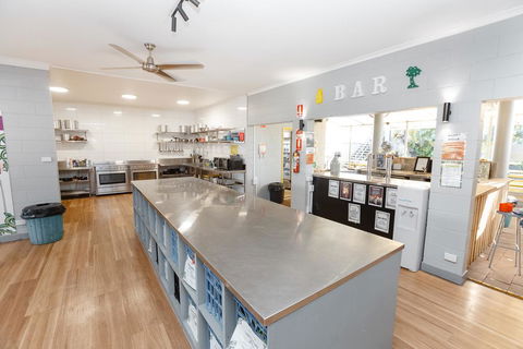 Mad Monkey Backpackers Village - Mackay Tourism 2