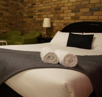 Magdala Motor Lodge  Lakeside Restaurant - Mackay Tourism