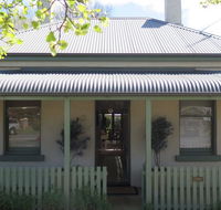 Magnolia Cottage - Mackay Tourism
