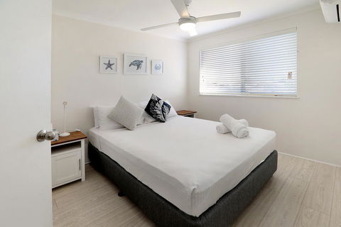 MAINSAIL8- MOOLOOLABA BEACH - Mackay Tourism 1