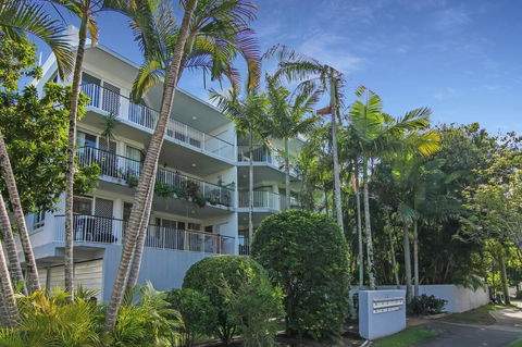 MAINSAIL8- MOOLOOLABA BEACH - Mackay Tourism 3
