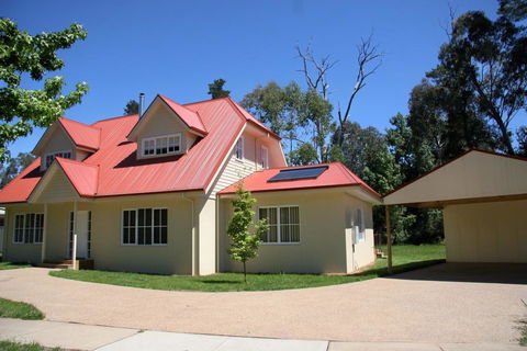 Maple House - The Ideal Retreat For Family And Friends. - Mackay Tourism 0