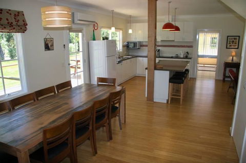 Maple House - The Ideal Retreat For Family And Friends. - Mackay Tourism 2