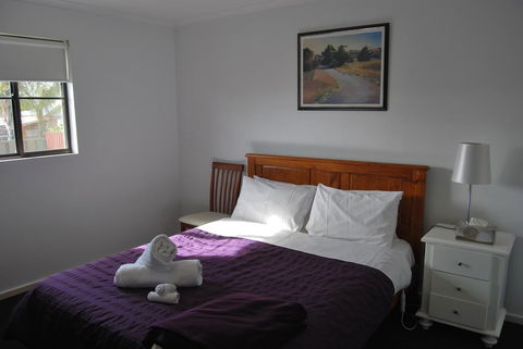 Maple Tree Cottage - Mackay Tourism 3