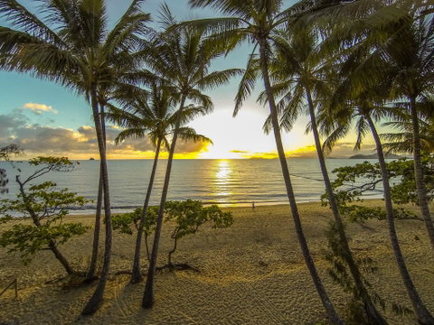 Marlin Waters Beachfront Apartments - Mackay Tourism 0