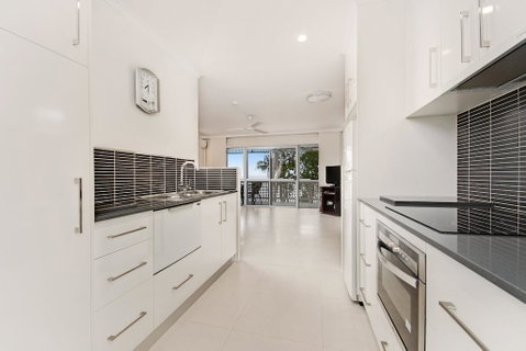 Marlin Waters Beachfront Apartments - Mackay Tourism 2