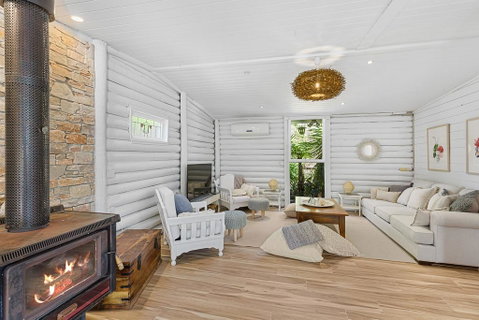 MARTHA COTTAGE - MT MARTHA - Mackay Tourism 0