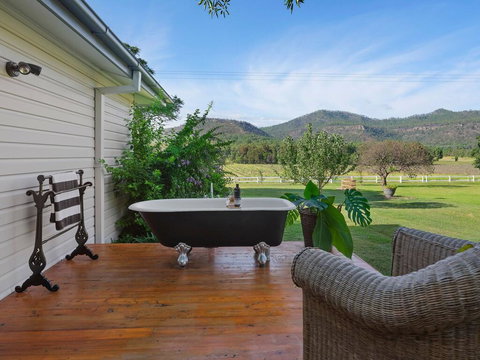 Meerea Country Estate Adjoining Wollombi National Park - Mackay Tourism 2