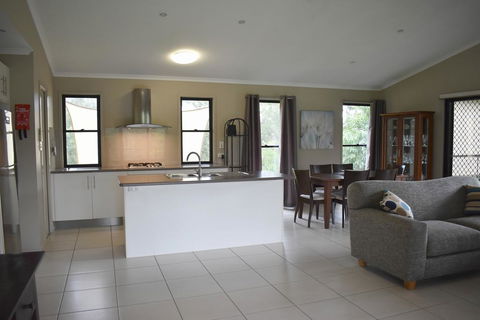 Melawondi Spring Retreat - Mackay Tourism 2