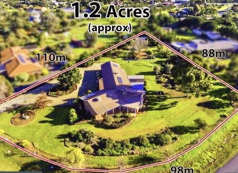 Melbourne Garden Bed And Breakfast - Mackay Tourism 1