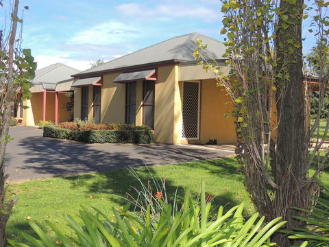 Melview Greens - Mackay Tourism 1