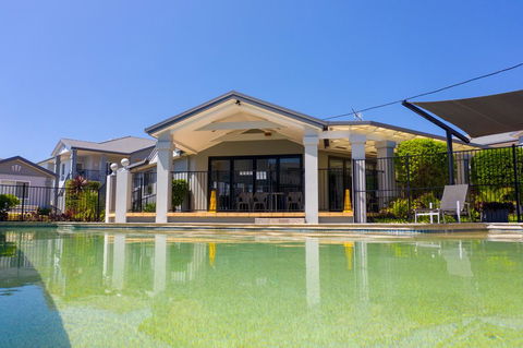 Meridian Beachside Apartments - Mackay Tourism 3