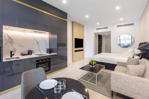 Meriton Suites Broadbeach - Mackay Tourism 2