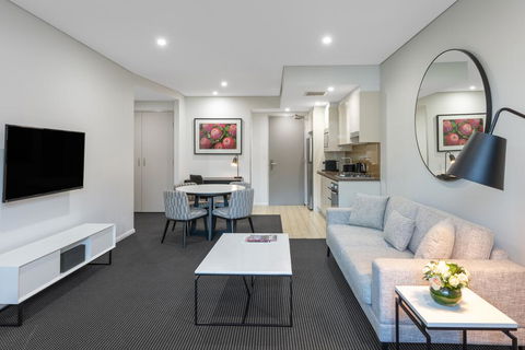 Meriton Suites North Ryde - Mackay Tourism 2