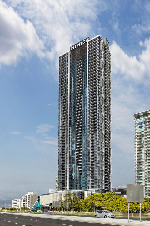 Meriton Suites Southport - Mackay Tourism 3