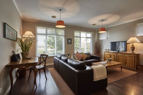 Mews Cottages - Mackay Tourism 2