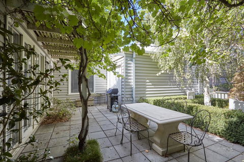 Mews Cottages - Mackay Tourism 1