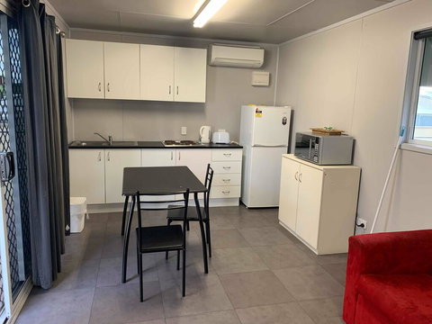 Miners Arms Hotel - Mackay Tourism 1