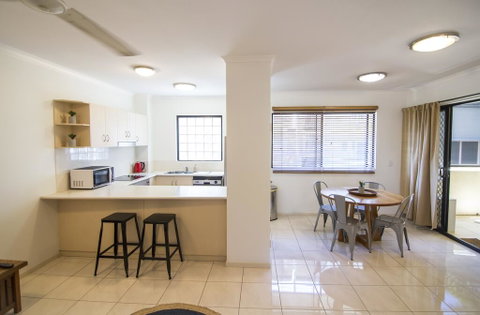 Minnie St 2 Bedroom / 2 Bathroom Apartment - Mackay Tourism 2