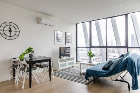 Modern 1 Bedroom Apartment With Rooftop Terrace And Spa - Mackay Tourism 0