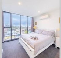 Modern Luxury 3 Bedroom Apartment with Sea Views - Mackay Tourism