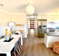 Modern Majestic - everything you need - private location - Mackay Tourism