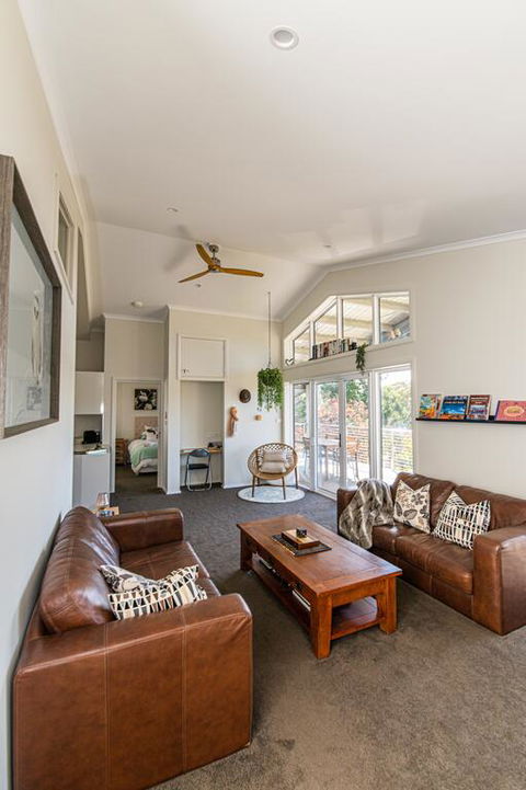 Mortimers Wines - The Canopy Loft - Mackay Tourism 3