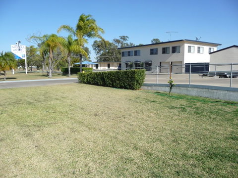 Moura Motel - Mackay Tourism 2
