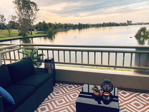 Mulwala Lakeside Apartment - Mackay Tourism 0