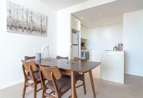 MWP25-Comfy 2 Bedroom Apt In Wentworth Point - Mackay Tourism 1