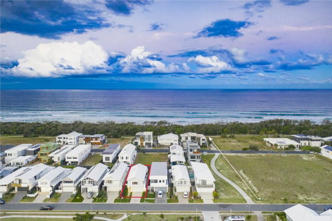 NAUTiLUS OCEAN BREEZE - Mackay Tourism 0