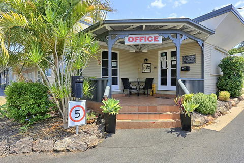 Ned Kelly's Motel - Mackay Tourism 2
