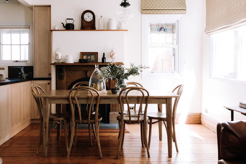 Ned Kellys Marlo Cottage - In The Best Beechworth Location - Mackay Tourism 3