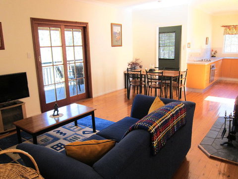 Neds Cabin - Mackay Tourism 3