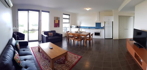 Cosy Corner Sea View Apartments - Mackay Tourism 4