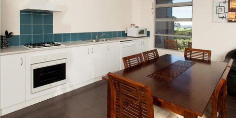 Cosy Corner Sea View Apartments - Mackay Tourism 12