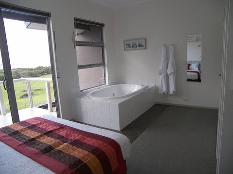 Cosy Corner Sea View Apartments - Mackay Tourism 3