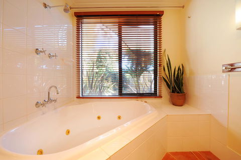 Spencer Suites Albany - Mackay Tourism 22