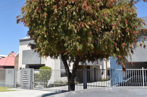 Central Executive Townhouse - Mackay Tourism 9