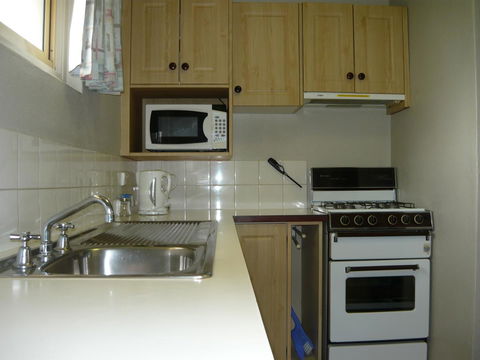 Albany Apartments - Mackay Tourism 1