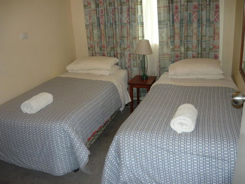 Albany Apartments - Mackay Tourism 13